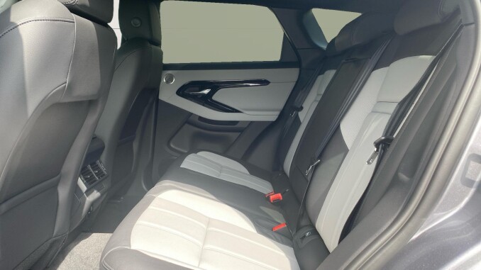 Land Rover Range Rover Evoque 1.5 P270e Dynamic SE 5dr Auto Hatchback - Image 4
